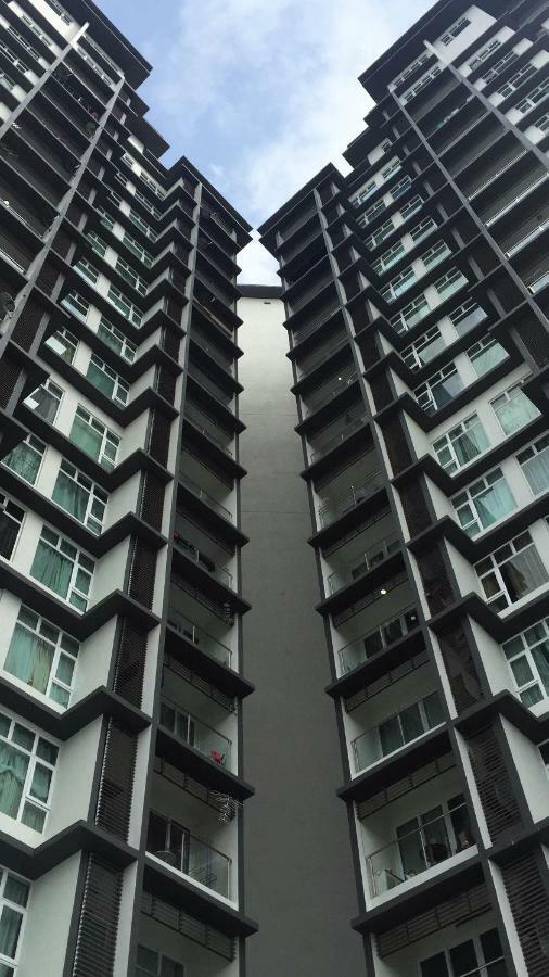 Dperdana -Dinies Pool,Wifi, Centre Of Kota Bharu, 4-5 Pax Appartement Buitenkant foto