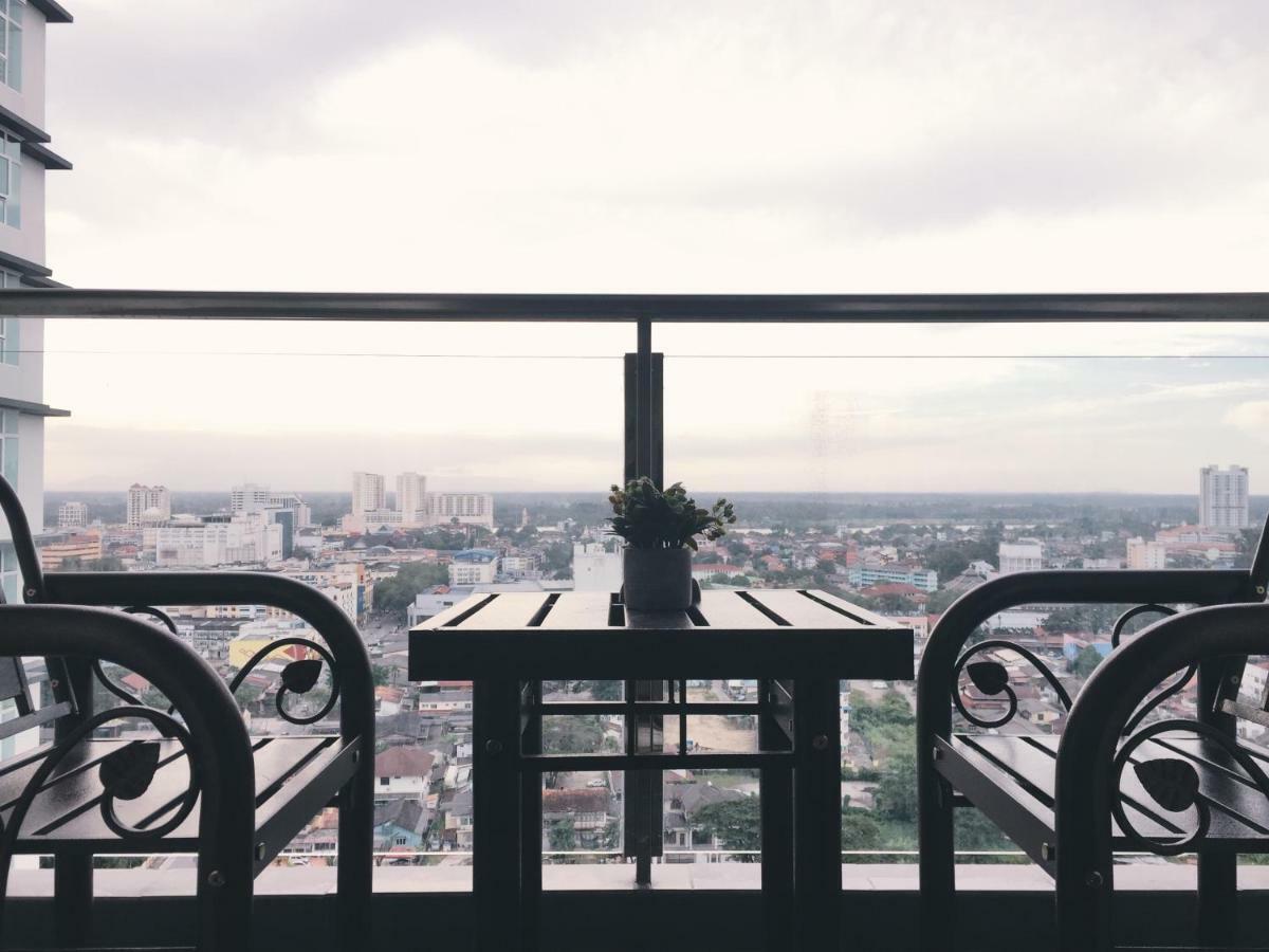 Dperdana -Dinies Pool,Wifi, Centre Of Kota Bharu, 4-5 Pax Appartement Buitenkant foto
