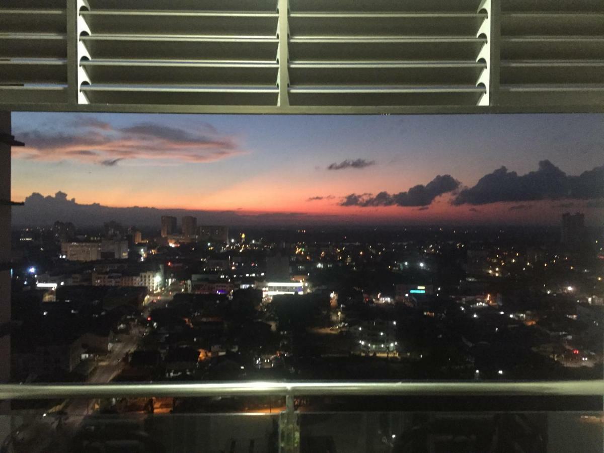 Dperdana -Dinies Pool,Wifi, Centre Of Kota Bharu, 4-5 Pax Appartement Buitenkant foto