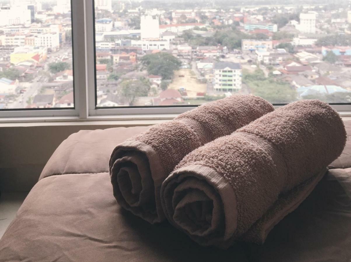 Dperdana -Dinies Pool,Wifi, Centre Of Kota Bharu, 4-5 Pax Appartement Buitenkant foto