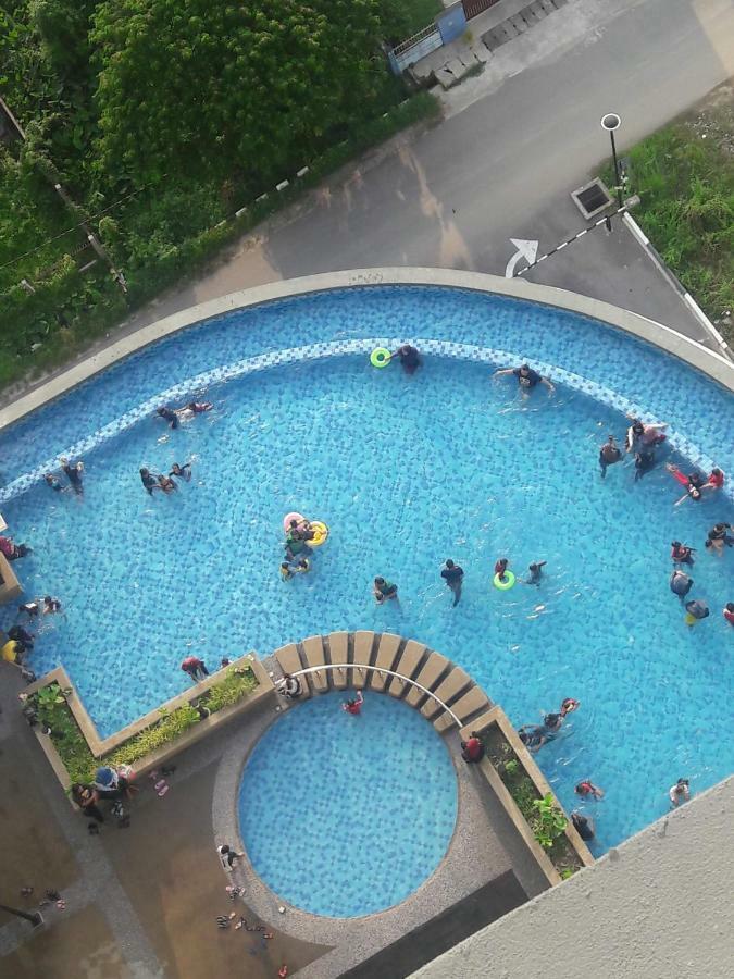Dperdana -Dinies Pool,Wifi, Centre Of Kota Bharu, 4-5 Pax Appartement Buitenkant foto